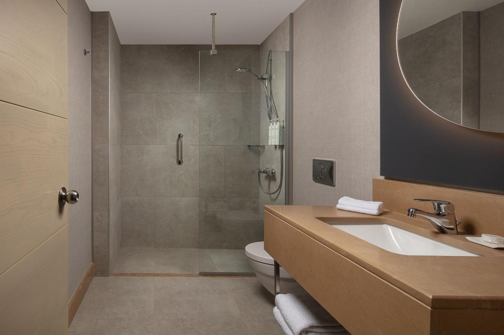 Delta Hotels By Marriott Istanbul West Εξωτερικό φωτογραφία