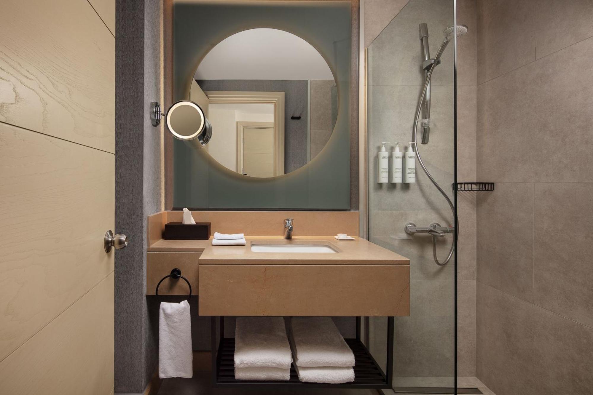Delta Hotels By Marriott Istanbul West Εξωτερικό φωτογραφία